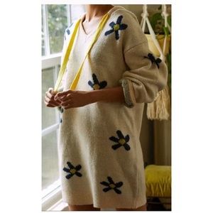 Anthropologie Saturday Sunday daisy sweater tunic‎ . NWOT. Retail 160